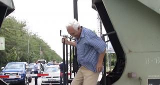 Imagini inedite în zona Pipera. ”Au luat trenul” ca să treacă strada