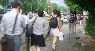 Umbrelele sunt la mare căutare în această vară. Şi nu pentru a ne feri de soare