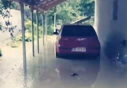 România e inundată, dar ce e mai rău urmează. Meteorologii au anunţat că vom avea cel mai rece început de iulie din istorie