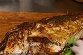 Deşi a fost vineri, a fost dezlegare la peşte, iar asta s-a văzut în pieţe şi în restaurante