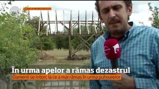 În Covasna apele au început să se retragă, iar oamenii au voie să se întoarcă la ce a mai rămas din casele lor