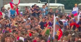 Victoria Rusiei la Campionatul Mondial de Fotbal a devenit motiv de petrecere pentru locuitorii din Moscova