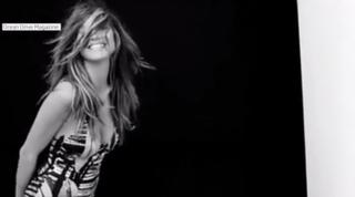 Are 45 de ani, dar arată la fel ca în tinereţe