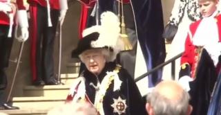 Cu toată vârsta sa respectabilă, regina Elisabeta a II-a ţine să participe la cât mai multe evenimente oficiale