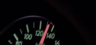 Băut şi fără permis, s-a suit la volan