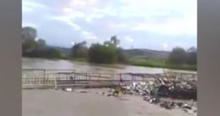 Bilanţul inundaţiilor din ultimele zile: 4 morţi, cel puţin un dispărut şi mii de oameni rămaşi fără nimic