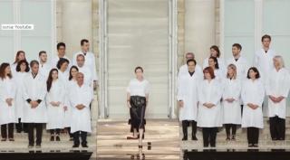 Săptămâna modei haute couture, la Paris. Cea mai recentă colecție Chanel a fost inspirată de parizience