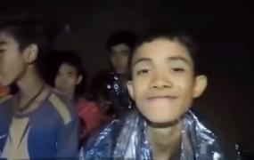 Copii blocați în peștera din Thailanda de 12 zile. Autorităţile locale au început să ridice diguri