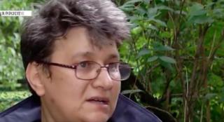 Scriitoarea bătută de mai mulţi oameni în zona Gării de Nord din Capitală şi-a recuperat ambulanţa de la politie