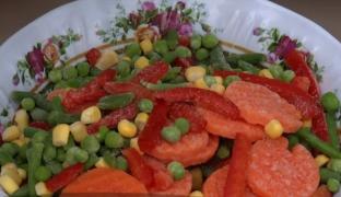 Scandalul produselor congelate - Marile magazine, apel către cumpărători: puteţi returna produsele şi primiţi banii înapoi