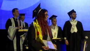 Noii absolvenţi de la Universitatea Politehnica din Bucureşti vor un job bine plătit în România