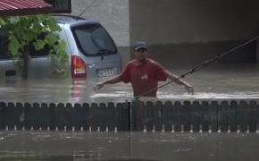 Noi alerte meteo după ce furtunile au făcut prăpăd. Meteorologii anunță vijelii și pericol de inundații
