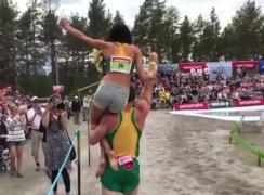 Peste 50 de cupluri din întreaga lume, la campionatul de cărat soţia din Finlanda