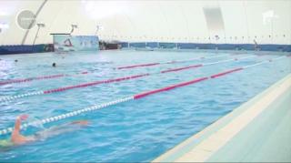 Înotul, unul dintre cele mai bune sporturi pentru copii