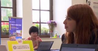 Peste şase mii de tineri români pleacă în fiecare an la studii în străinătate, iar cei mai mulţi nu se mai întorc