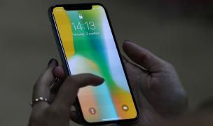 Peste 50% dintre românii posesori de smartphone sunt expuși hackerilor și hoților