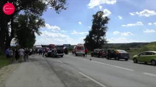 Video de la tragedia din Hunedoara. Un şofer a întors maşina pe linia dublă continuă