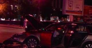 Accident cu trei mașini la Timpuri Noi, în București, după ce un șofer a trecut pe roșu