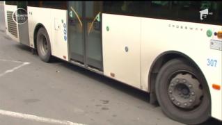 Intervenţie contracronometru în Mureş! 13 oameni au suferit arsuri după ce sistemul de răcire al unui autobuz s-a defectat