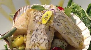 Aventură prin meniurile de pe litoral. Câţi bani vă scot din buzunare mâncărurile exotice de la malul mării