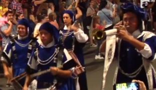 Străzile din București s-au transformat în scene uriașe. Urmează un weekend cu spectacole și călătorii virtuale