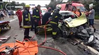 Accident grav la intersecţia dintre drumul ce vine din staţiunea Costineşti şi DN 39. Trei turiști au fost răniți
