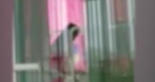 Imagini şocante la Spitalul Judeţean din Târgovişte. O asistentă a fost filmată în timp ce brusca un nou-născut (Video)