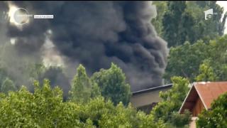 Un nor negru de fum a acoperit sudul oraşului Ploieşti, după ce mai multe deşeuri periculoase au luat foc