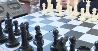 Elevii scutiţi de educaţia fizică vor învăţa să joace şah. Cum se vor desfăşura orele.