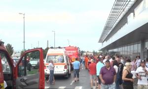 S-a dat alerta pe aeroportul din Sibiu, din cauza unui spray cu piper. 400 de oameni au fost evacuaţi