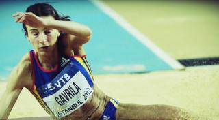 Zeci de sportivi au donat sânge pentru atleta Adelina Gavrilă