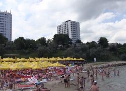 În plin cod galben de ploi, litoralul este arhiplin. Vor fi trei nopți albe în cluburile exclusiviste