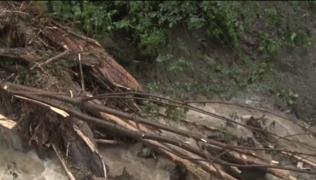 O viitură violentă a închis cetatea Sarmizegetusa Regia. Drumul de acces, devastat de ape