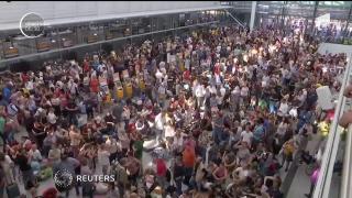 Aeroportul din Munchen, paralizat câteva ore de un incident neobişnuit.  200 de curse au fost anulate