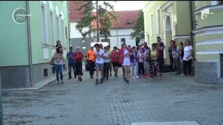 Călătorie de şase sute de kilometri pentru educaţie! O fostă tenismenă vrea să arate copiilor că şcoala nu trebuie să fie un chin