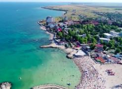Surpriză pentru turiştii de pe litoral! Marea Neagră a devenit turcoaz