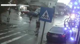 Un ofiţer de poliţie din Ploieşti, cercetat după ce ar fi atacat un băiat de 14 ani