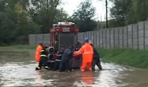 Inundaţiile au făcut din nou prăpăd în mai multe zone din țară!