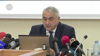 Un oficial din Ministerul Tineretului ne îndeamnă să ne punem Centenarul pe "tricoaie"
