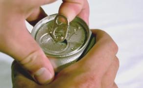 Băuturile energizante vor dispărea din automate. Legea ar intra în vigoare la toamnă