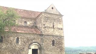 Biserică romanică de la Cisnădioara, locul în care tinerii fie se împăcau, fie își găseau sfârșitul