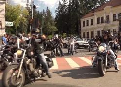 Motoare, corturi, rock și multă bere. Sute de bikeri și-au dat întâlnire în Harghita, pentru al 27-lea an consecutiv