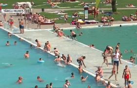 Canicula sufocă marile orașe. După luni de vară stricate de ploi, a venit canicula