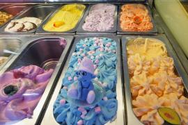 Înghețata sau băuturile răcoritoare consumate pe caniculă pot reprezenta un risc pentru dantură