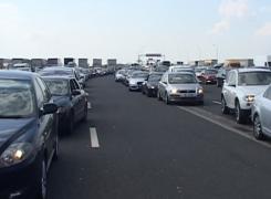 Drumul spre casă se împotmolește la vamă. La punctul de trecere Nădlac sunt cozi kilometrice