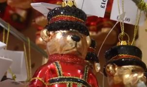 Decoraţiuni pentru iarnă, scoase la vânzare în plină vară de un magazin din Londra