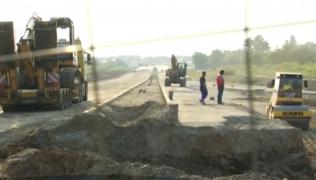 Lucrările la ultimii trei kilometri de la autostrada Bucureşti-Ploieşti, amânate de cinci ori