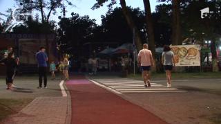 O plimbare în parc după lăsarea întunericului, cel mai bun mod de relaxare