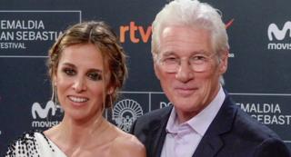 Richard Gere nu pierde timpul. Actorul american va deveni tată la 69 de ani