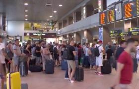 Haos pe aeroporturile din Europa, inclusiv la Otopeni, după ce piloţii companiei Ryanair au intrat în grevă